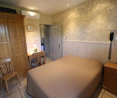 Logis Hotel Restaurant Hostellerie De La Tour Fontvieille Δωμάτιο φωτογραφία