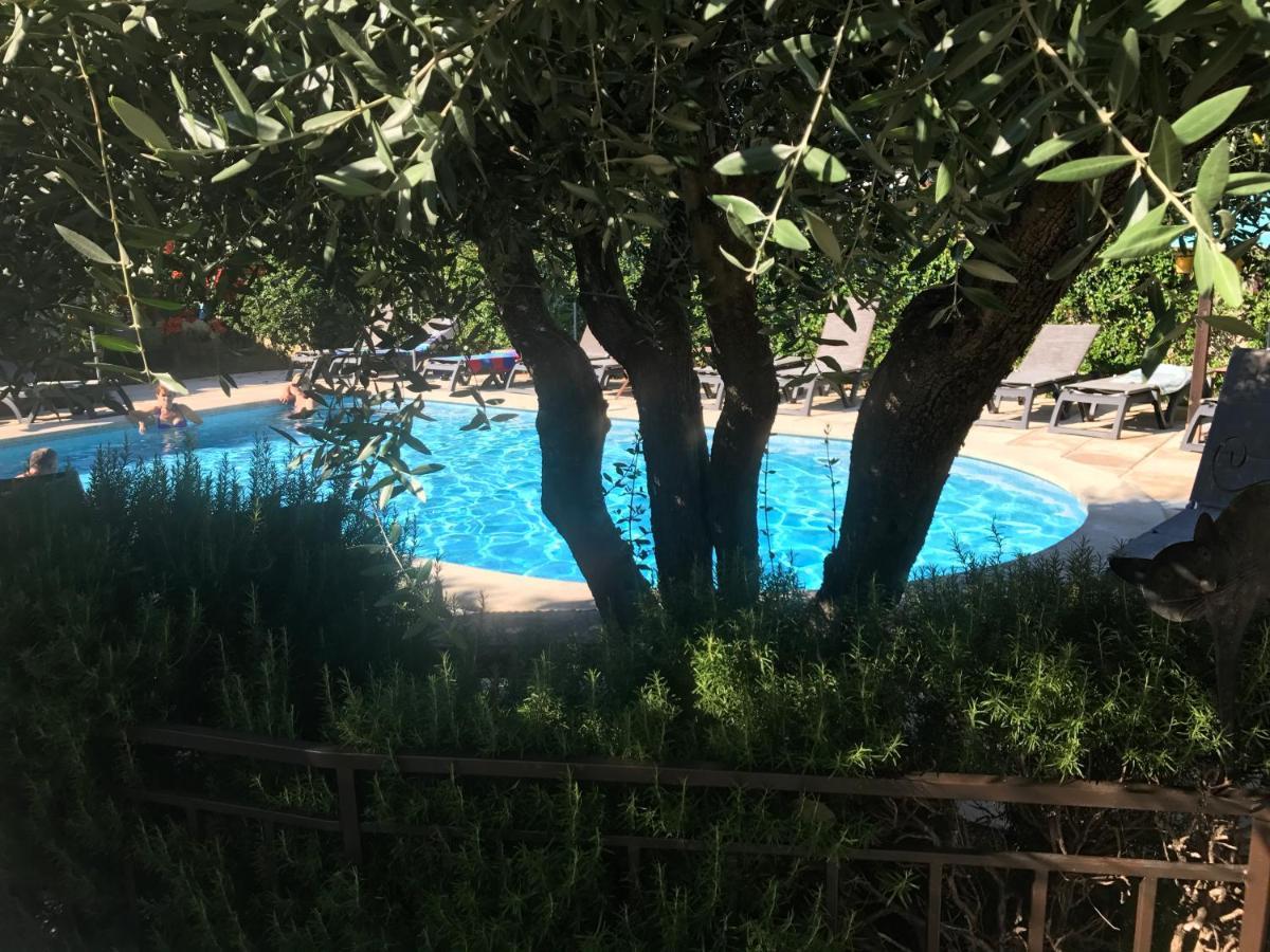 Logis Hotel Restaurant Hostellerie De La Tour Fontvieille Εξωτερικό φωτογραφία
