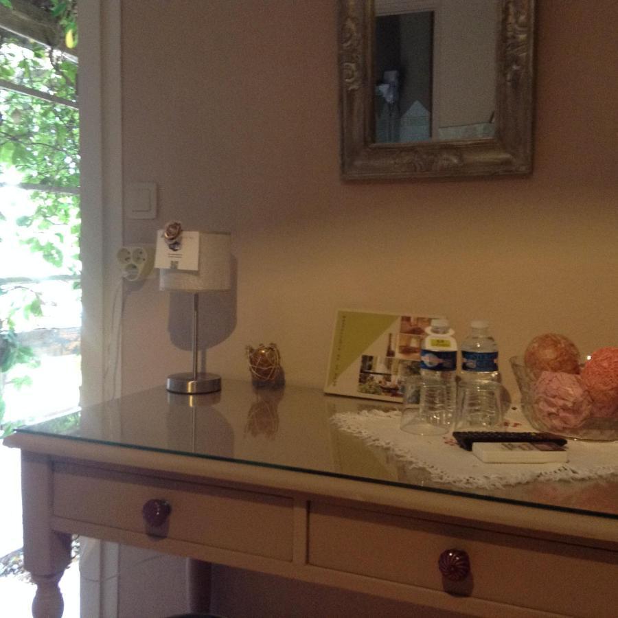 Logis Hotel Restaurant Hostellerie De La Tour Fontvieille Εξωτερικό φωτογραφία