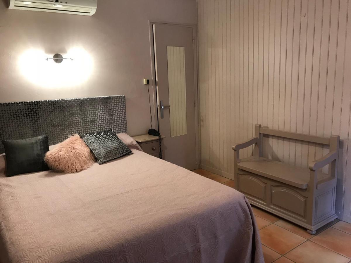 Logis Hotel Restaurant Hostellerie De La Tour Fontvieille Εξωτερικό φωτογραφία