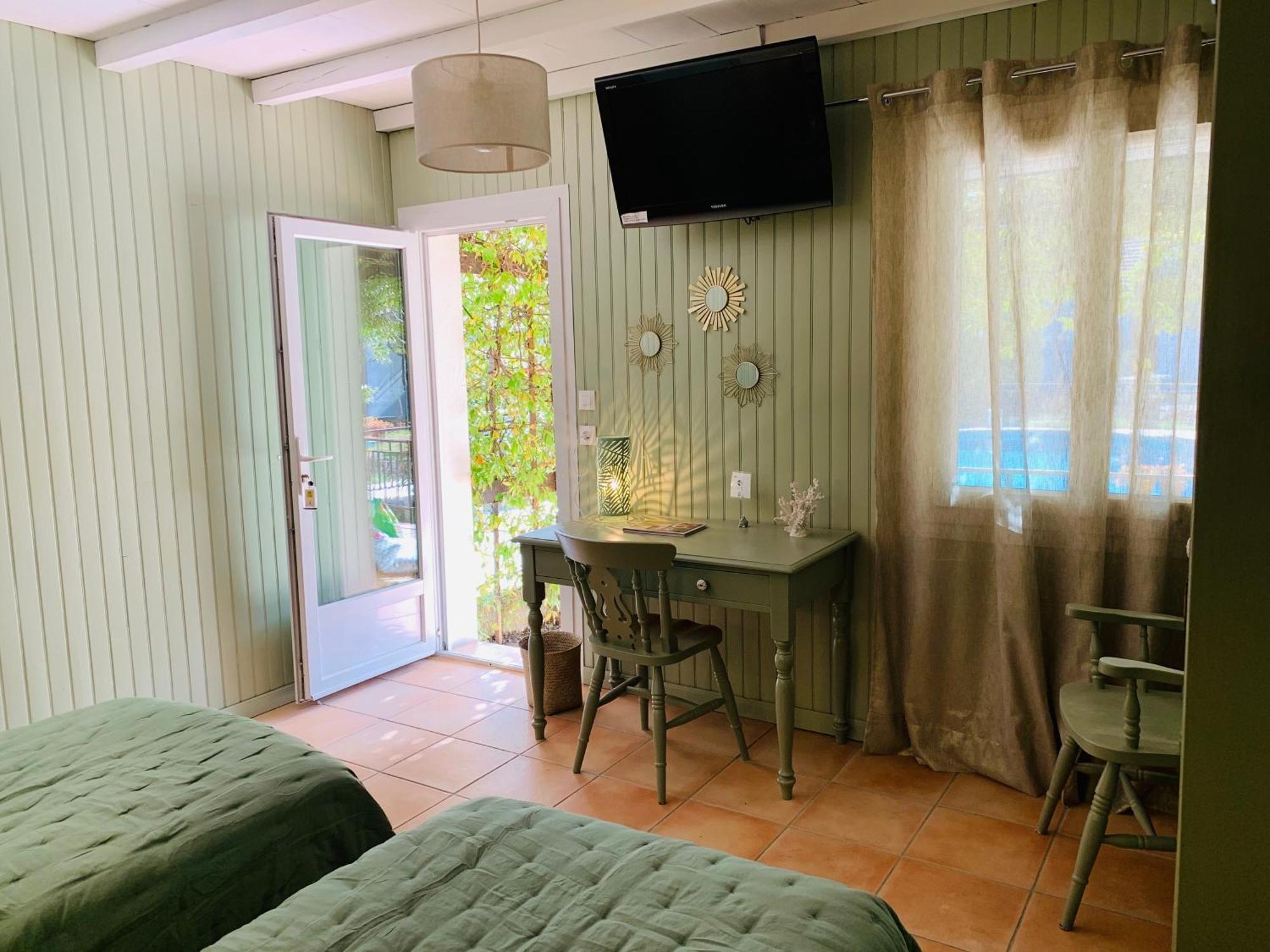 Logis Hotel Restaurant Hostellerie De La Tour Fontvieille Εξωτερικό φωτογραφία